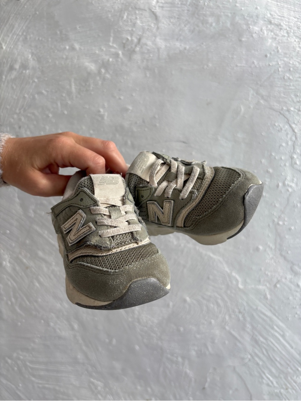 New Balance 997R New-B Hook & Loop Toddler ‘Olivine Linen’ size 6 - Picture 3 of 8